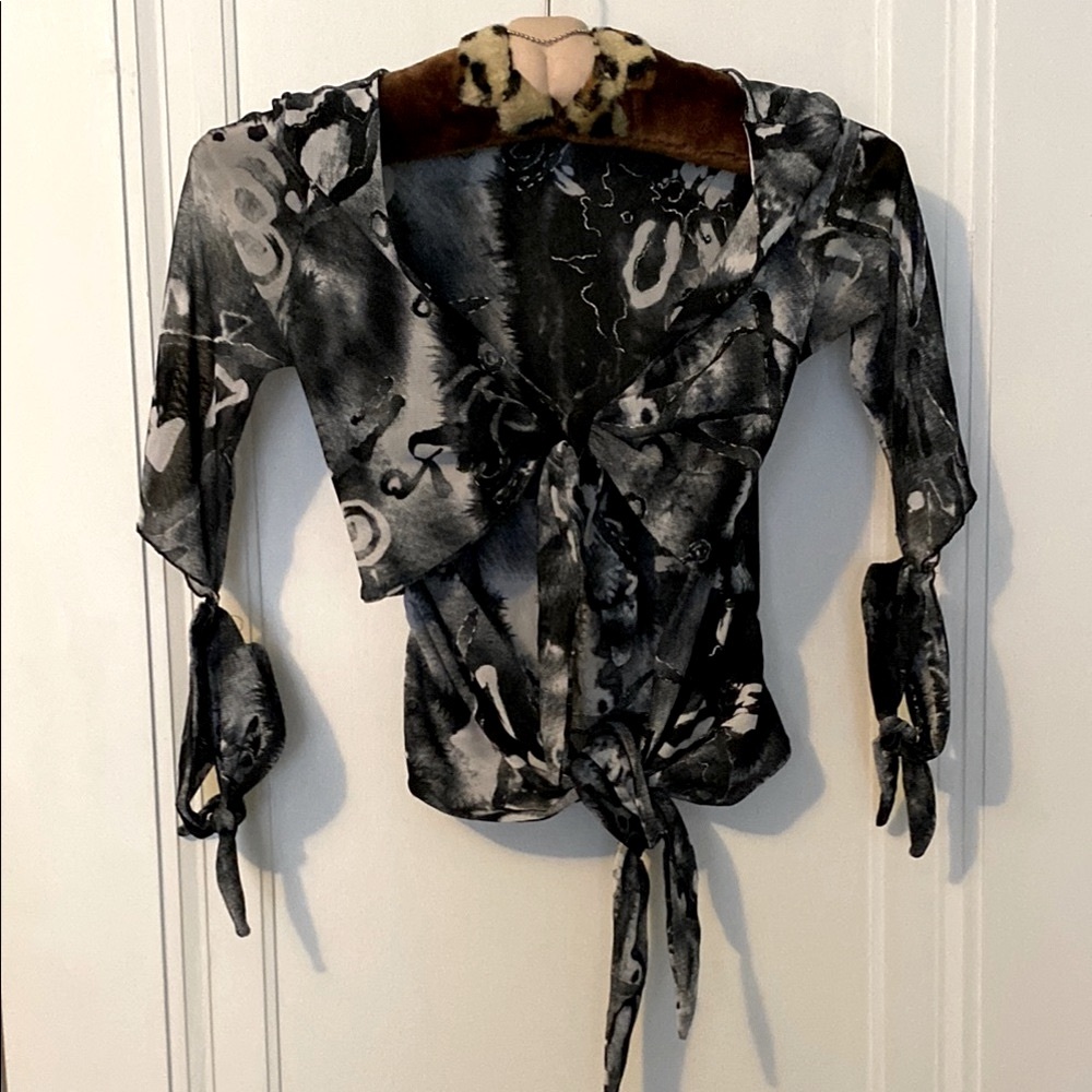 Unique Vintage Black, White, Gray Women's Tie Closure Top (Juniors L/Woman’s S)